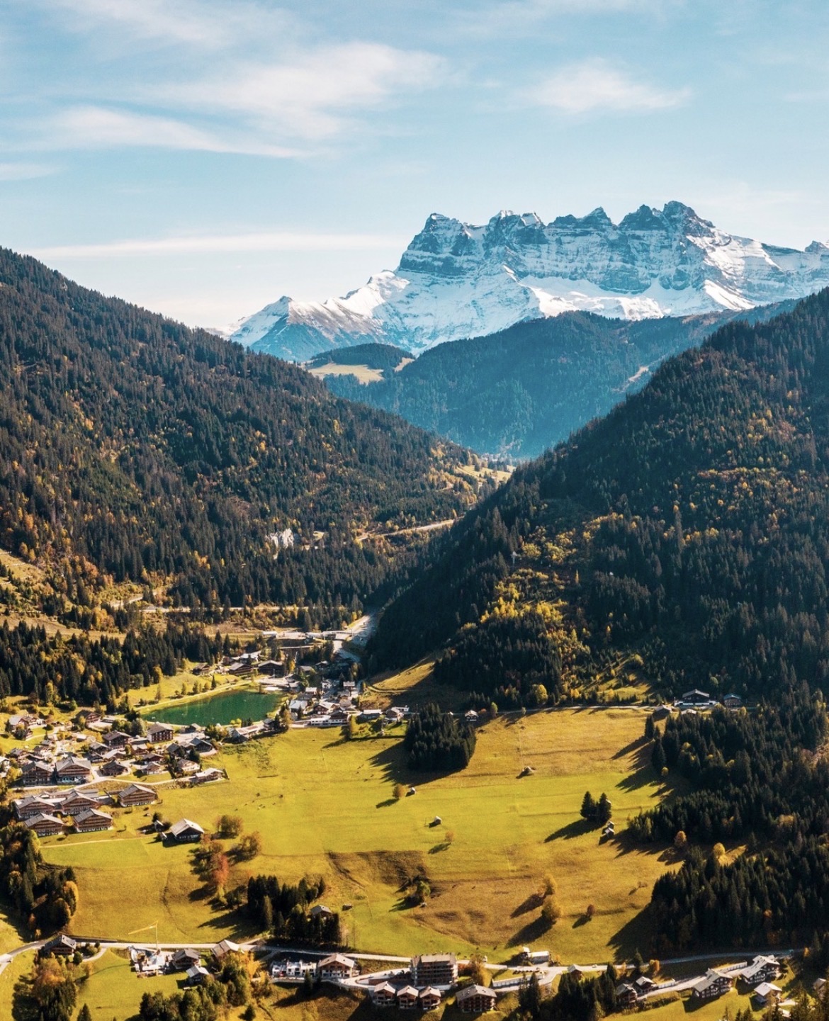 Vue du lac de Vonnes à Châtel depuis le chalet